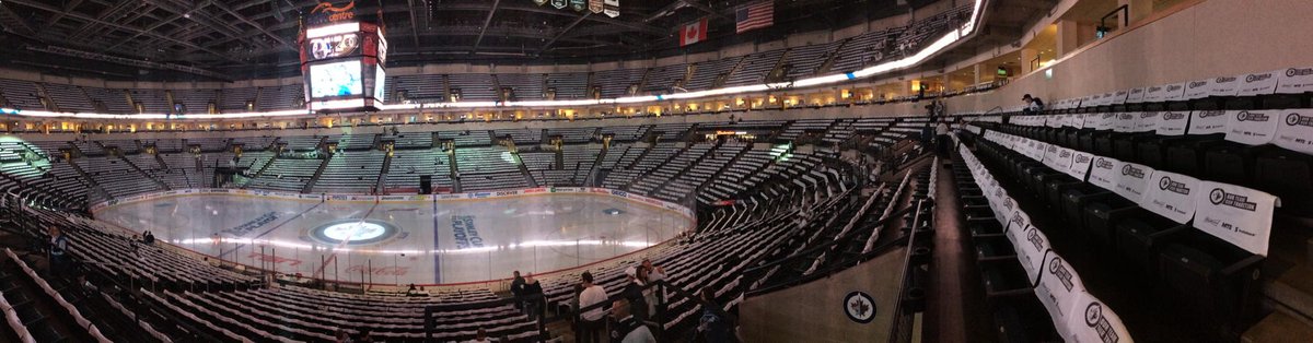 jhotte's tweet photo. The calm before the storm! #wpgwhiteout #gojetsgo http://t.co/cvdR4lbf7X
