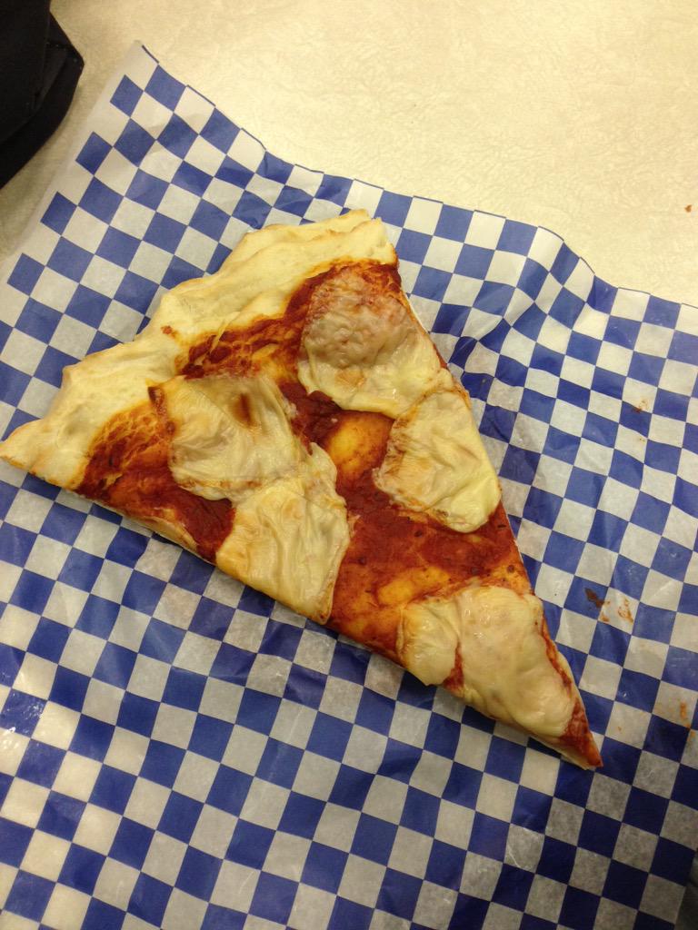 codprotips's tweet image. My school calls this "pizza"