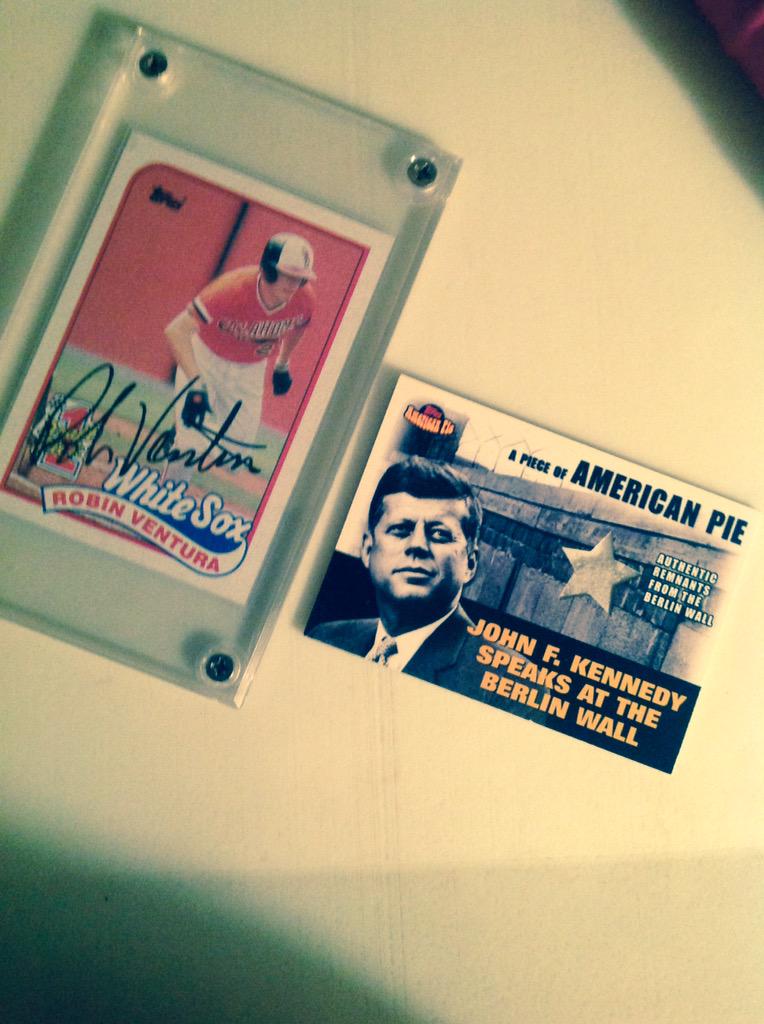 jaida423's tweet photo. Robin Ventura card &amp; remnants from the Berlin Wall is my bday gift from my neighbor #oldpeoplerock @DCAPHUG http://t.co/JNdSJRoiN7