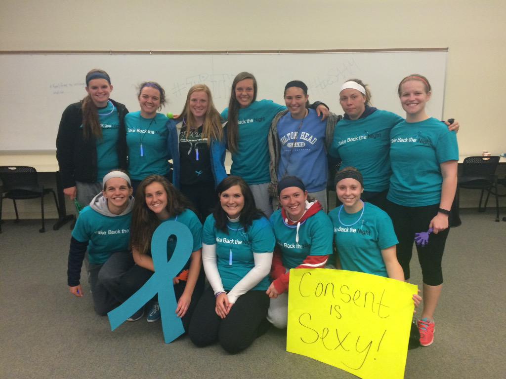 melissa_bazany's tweet photo. Dutchball took back the night โ๏ธ #TBTN #hopesb #team41 http://t.co/AbuXDAGyTV