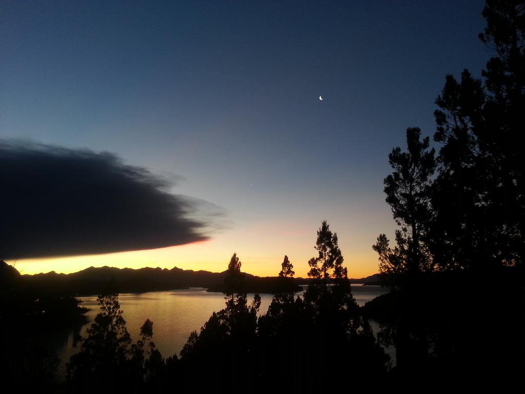 felixelpela's tweet photo. @Sietecase atardecer en bariloche....con la nube d  cenizas..... http://t.co/xuwGI4Zlje