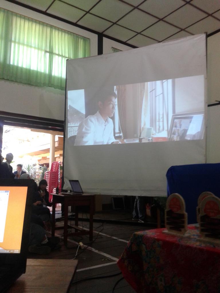 osismisa's tweet photo. Nah, sekarang adalah pemutaran 5 besar film terbaik di #FFS2015! Ini dia @massive_misa14 http://t.co/Tf8XE9lzxm