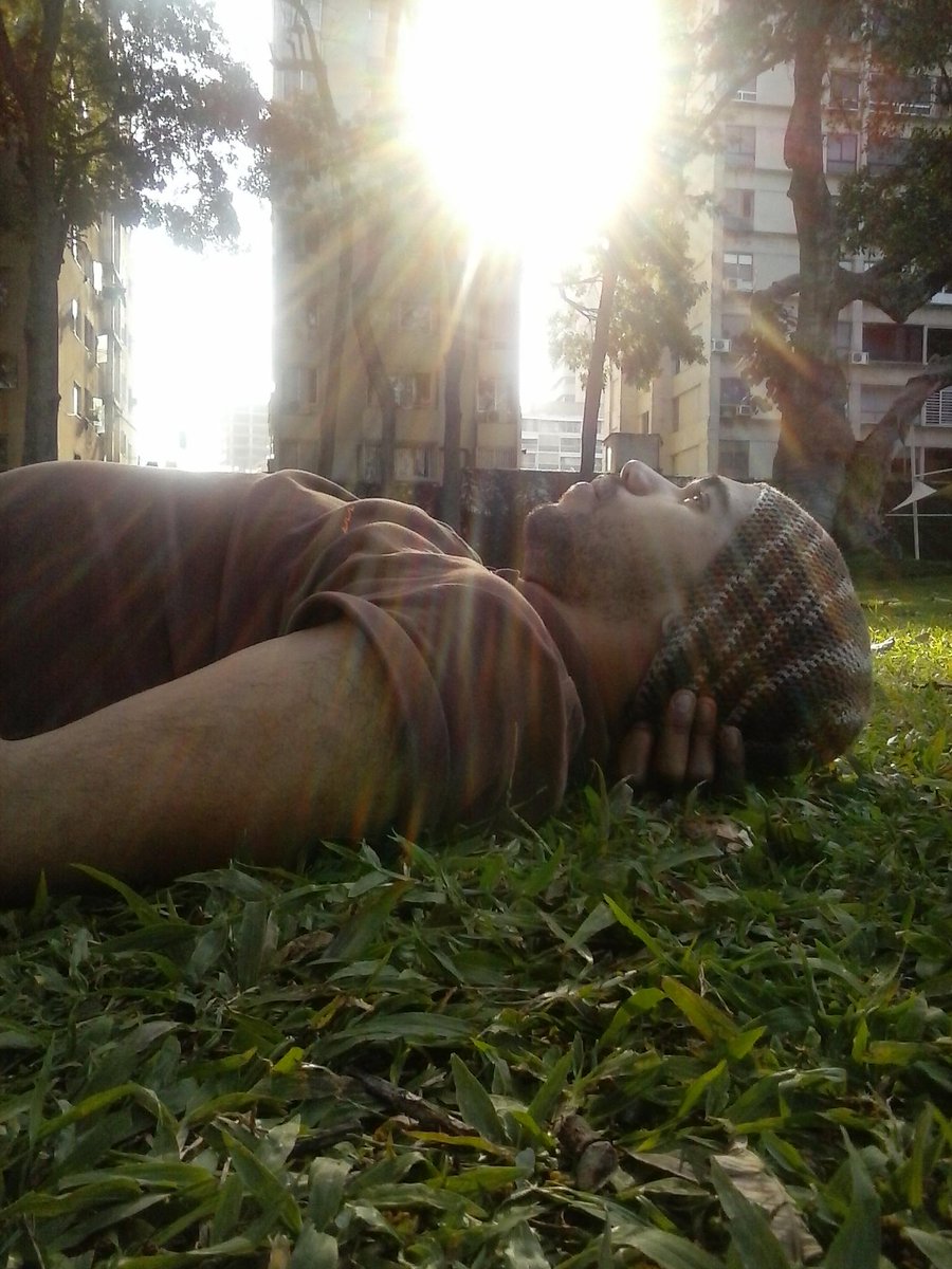 Richard_Laudes's tweet photo. Hoy es un día para rendir homenaje a nuestro planeta, reconocerlo como nuestro hogar es vital. Cuídalo y protegelo. http://t.co/PPdYeOrtbU