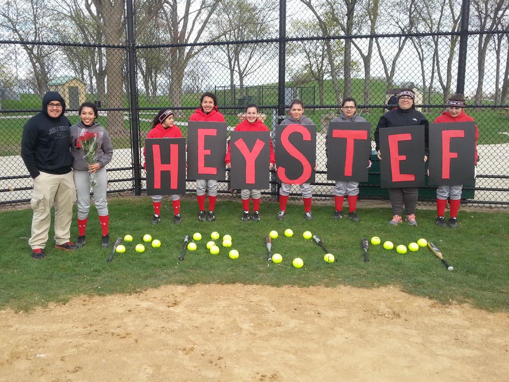 Chely974's tweet photo. This had to be the cutest thing ever. You guys snapped 👌 #double #promposal #2015 @EAProm http://t.co/EMzQdeq22b
