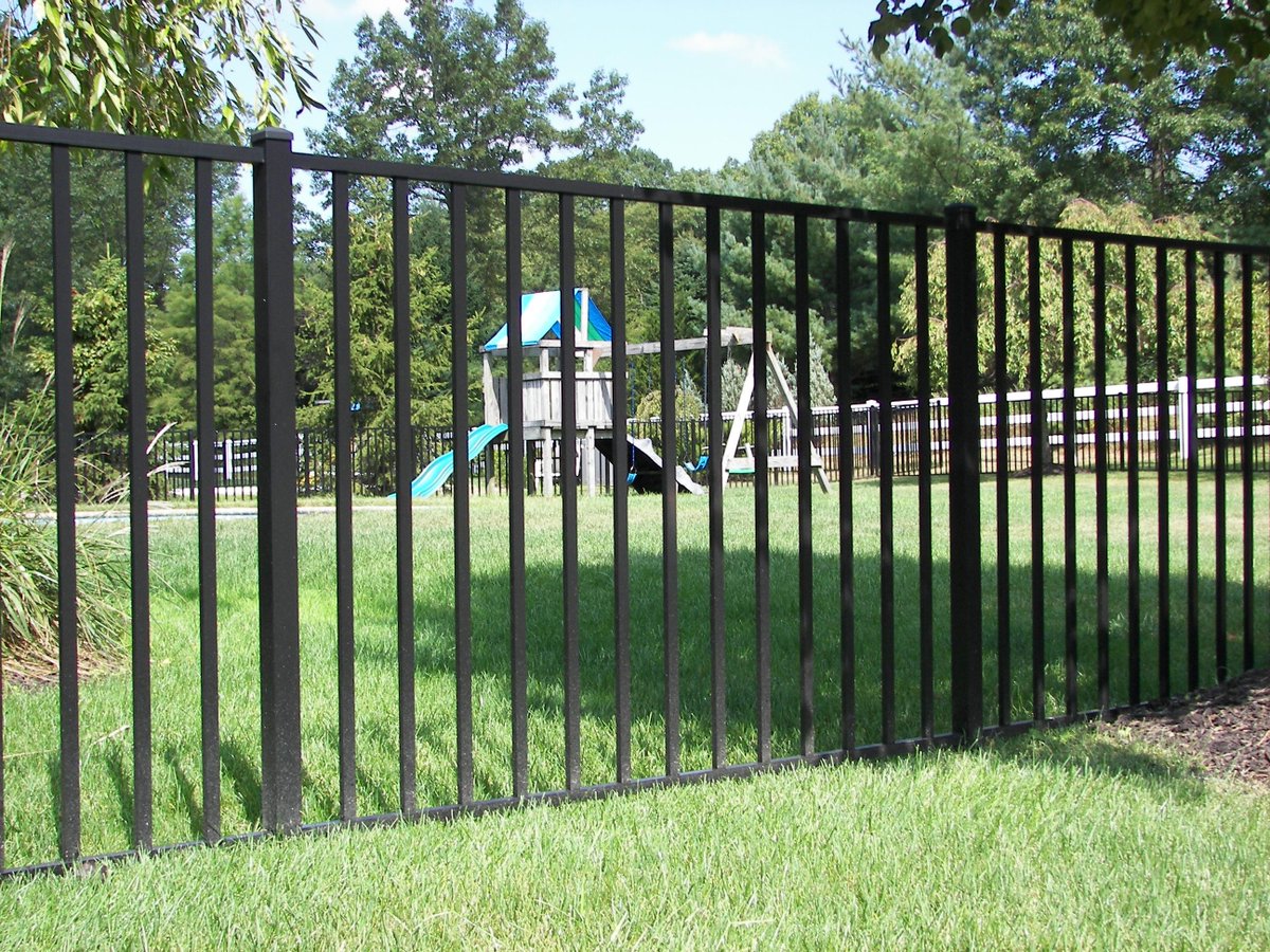 DirectAFG's tweet image. @RutkoskiFencing Lets work together to assist clients. Let us quote your next ornamental aluminum fence project.