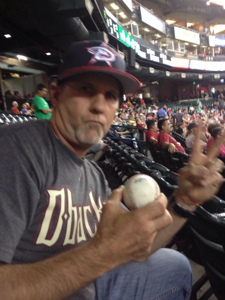 griceman10's tweet photo. Caught a foul ball from Archie Bradley hit straight back behind home ouch that hurt #dbackswag http://t.co/4T6jNX3wTl