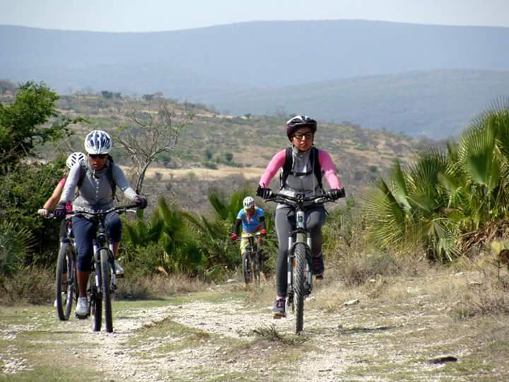 FanyZanahoria's tweet photo. Todos los días son mundiales de la bicicleta #MeMuevoEnBici #SubeteALaBici #Teoti #happiness #bikeisbike http://t.co/SfE9ELWhsm