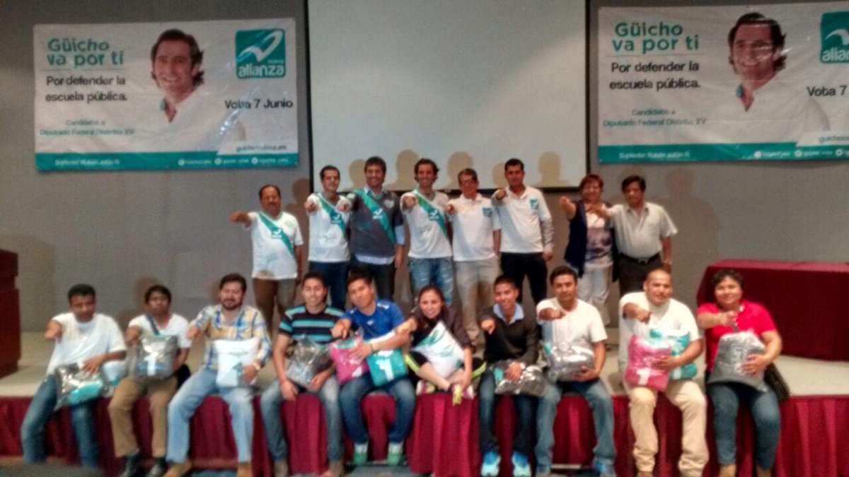 guicho_cobo's tweet photo. Gracias por hacer de esta inauguración un éxito #GuichoVaPorTi #Tehuacán @EquipoDePrimera http://t.co/fCpYGS7p9v
