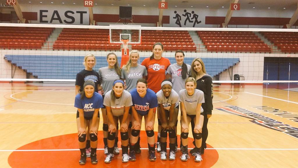auberdobs's tweet image. Today marked my last team practice of my freshman year. Couldn&apos;t have asked for a better group of girls💙❤️ #HCCVB