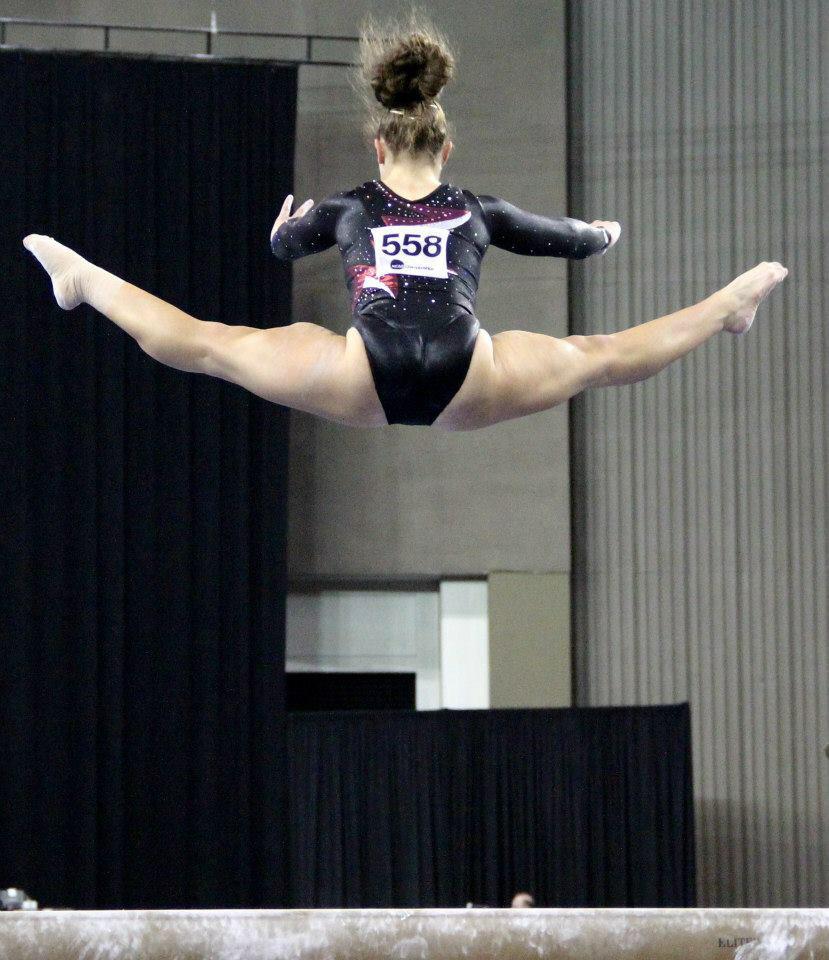 caseymagnesium's tweet photo. This picture by @AllFlippedOut proves that Nikki McNair truly has the best straddle in the NCAA. #backclap http://t.co/nXfJKixhr7