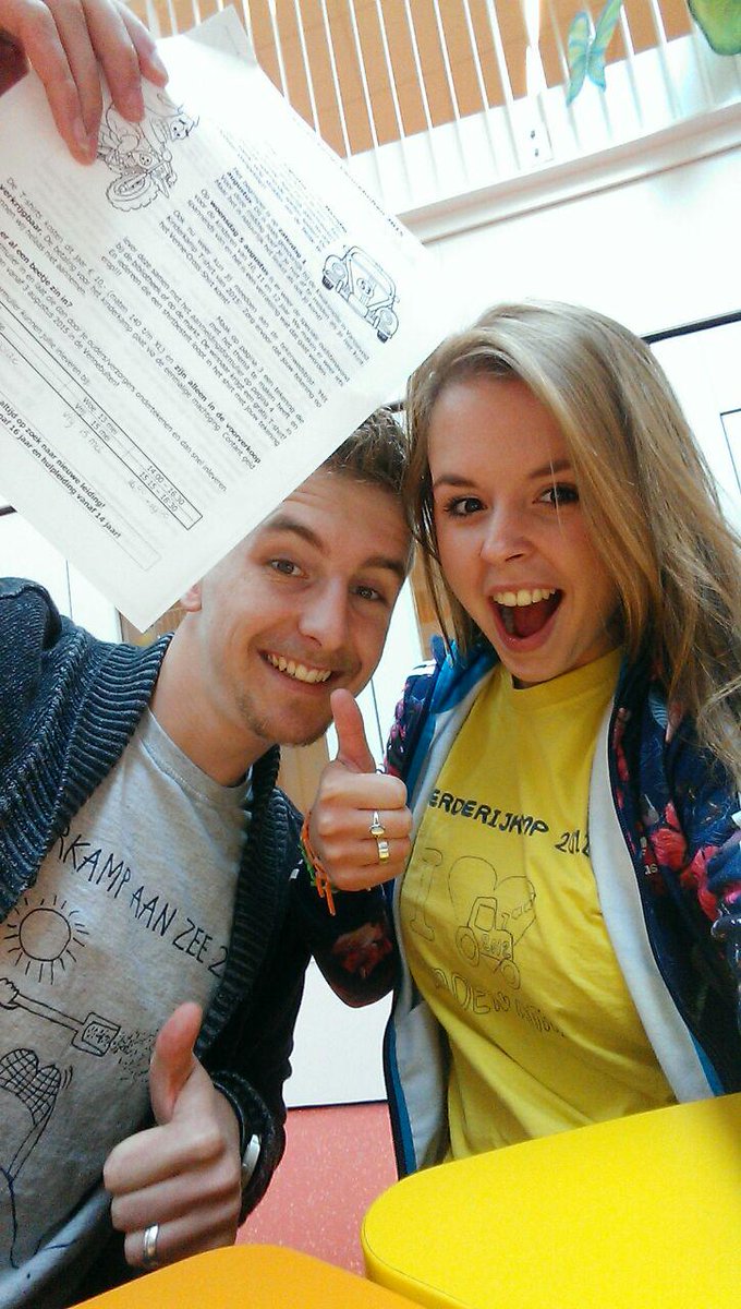 KinderkampVveld's tweet photo. Ouders, houd vandaag de tas van uw kinderen in de smiezen. We delen vandaag alle formulieren voor dit jaar uit! http://t.co/TJBKXlIudP