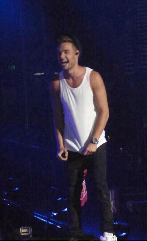 OhThe1dFans's tweet image. #IsraelIsStillWaitingFor1D מלאך