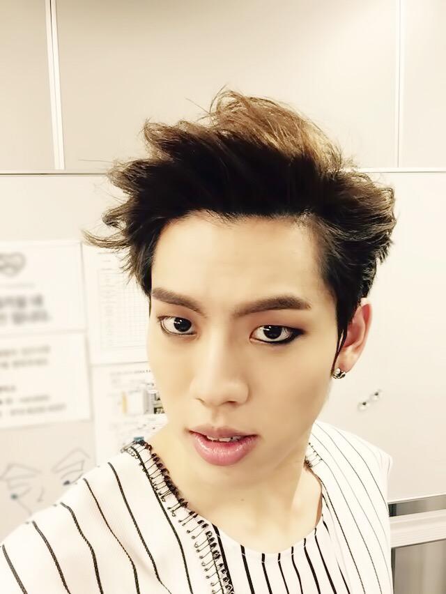 Official_IFNT's tweet photo. [#INFINITE] #엠카운트다운 in JAPAN #동우 #눈빛살아있네 http://t.co/gAbO7UrX26
