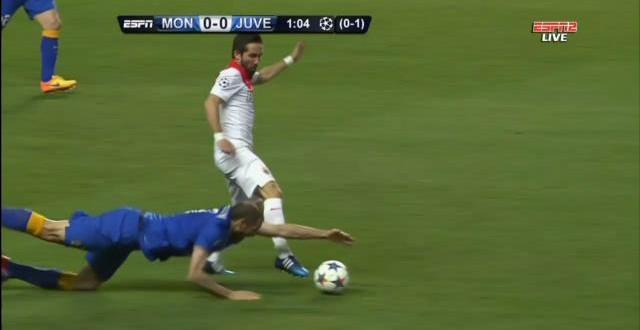 VIDEO: That Chiellini handball from Monaco vs Juventus -  //bit.ly/1HYmLen