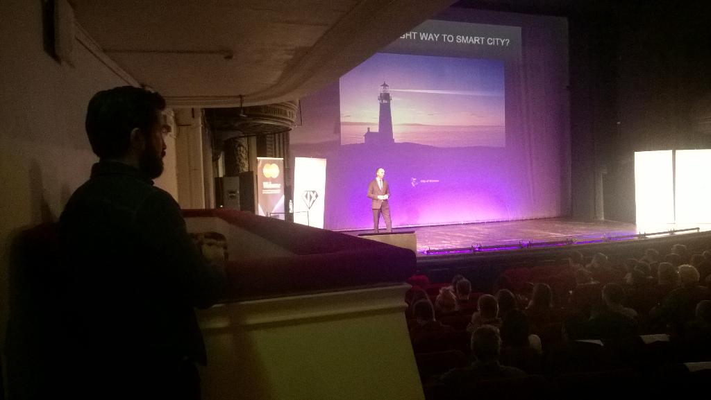 maciej_zabek's tweet image. @takeo from #simplebank listening about #Warsaw smart city at #uxpoland