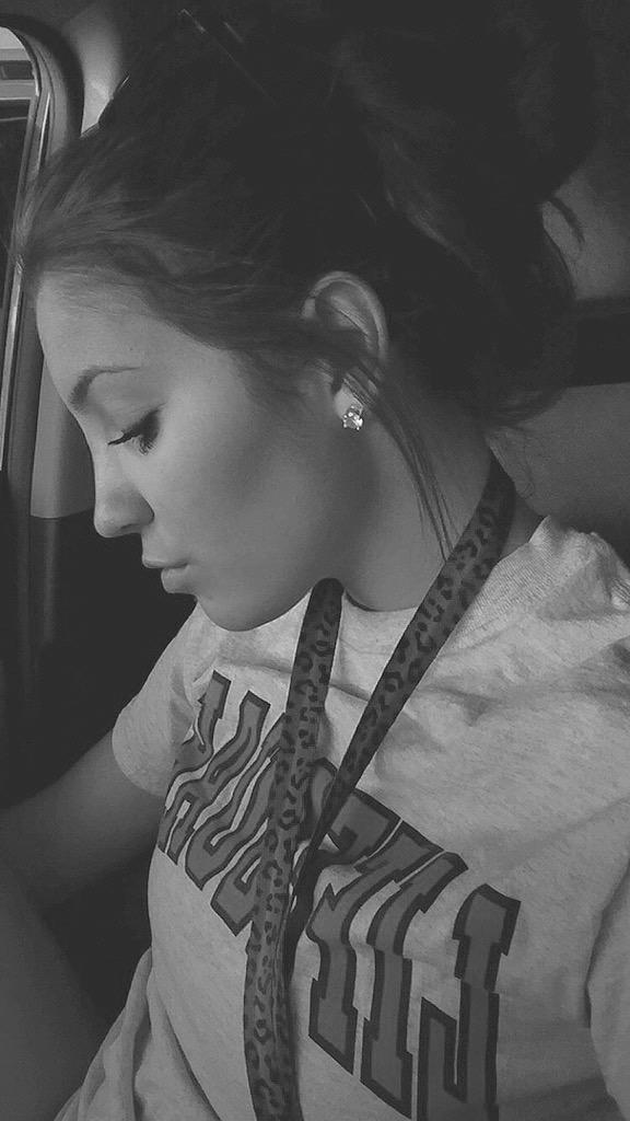 vannahwoolmann's tweet photo. Tried to take a pic of my bun but it came out kinda cute I guess #bunnin http://t.co/KfBsxhNBLI