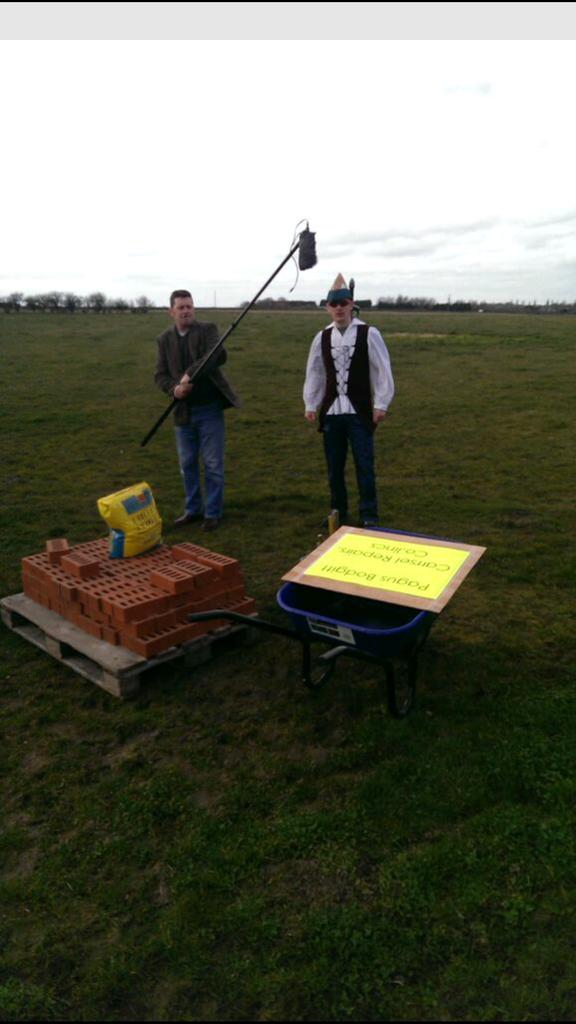 3MenInAShed's tweet photo. Hey up lads. It's #ThrowBackThursday today and St. George's Day. The making of the unfinished episode. . . . http://t.co/if74Pvpg91