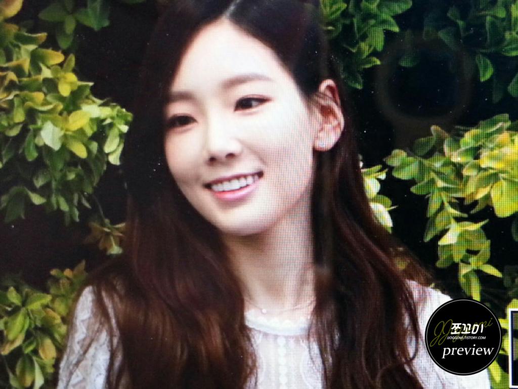 [PIC][23-04-2015]TaeYeon ghé thăm cửa hàng mỹ phẩm "NATURE REPUBLIC" ở Myeongdong vào trưa nay - Page 2 CDQMToSUUAARfkM