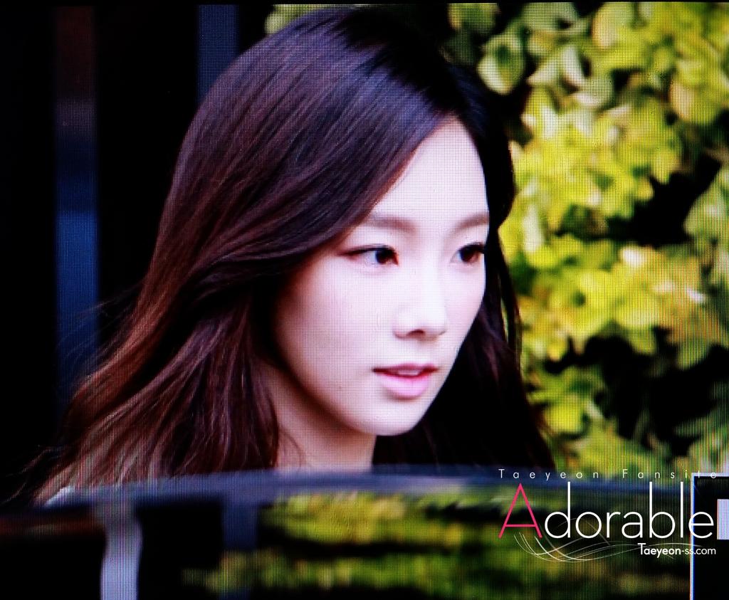 [PIC][23-04-2015]TaeYeon ghé thăm cửa hàng mỹ phẩm "NATURE REPUBLIC" ở Myeongdong vào trưa nay CDQMrAzUkAI2Z0z