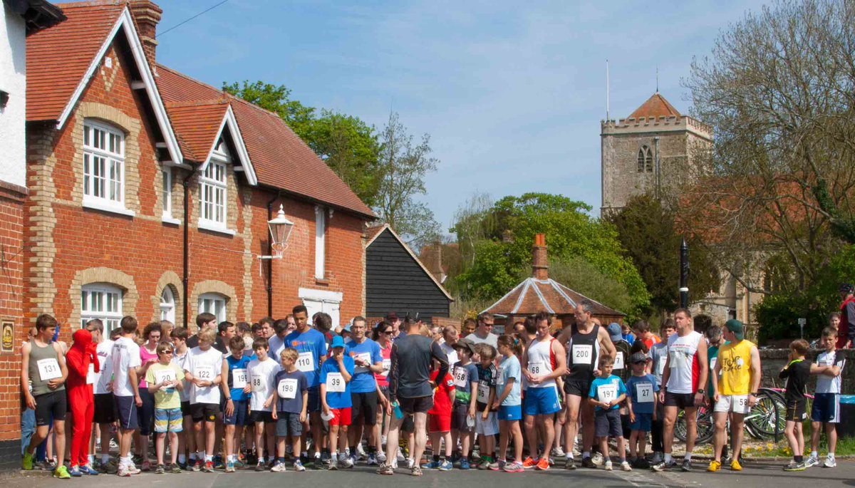 Great 5k Funrun-watermeadows &amp; riverbank-families welcome!  BH Mon 4th May : bit.ly/1CO43nD <a href="/RunOxfordOnline/">RunOxford Online</a>