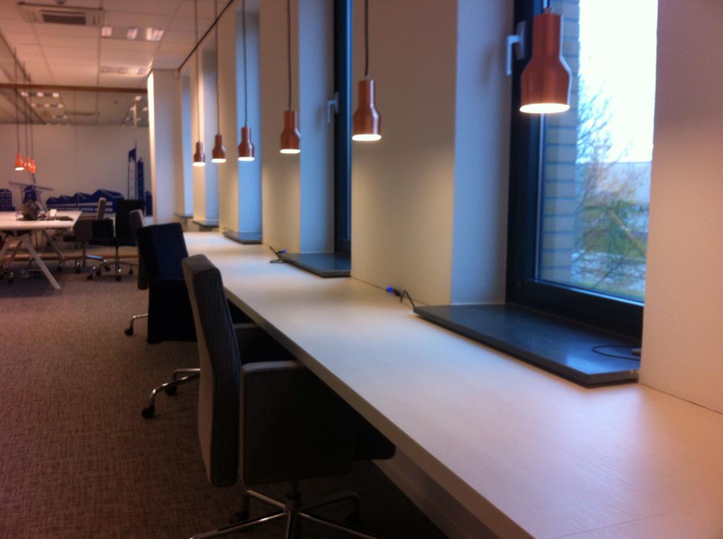 Eerste dag werken in het vernieuwde kantoor @RabobankRMIJ. Enorm onder de indruk en blij om hier te werken! #energie