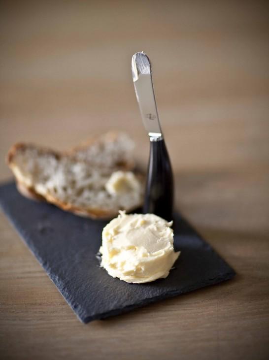 HelloQuitX_2025's tweet photo. C'est moi qui l'ai fait! http://t.co/DkH4z0u0aW #faitmaison #DIY #beurre #fromage #àlamain #sansmachine #jeudijelis http://t.co/MChmeyCaRr