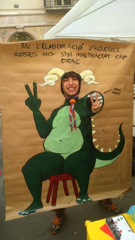 <a href="/aecanbaro/">A.E. Can Baró</a> ja estem muntant gresca desde ben d'hora a la nostre parada #SantJordi2015 #SantJordi com tots els anys!!