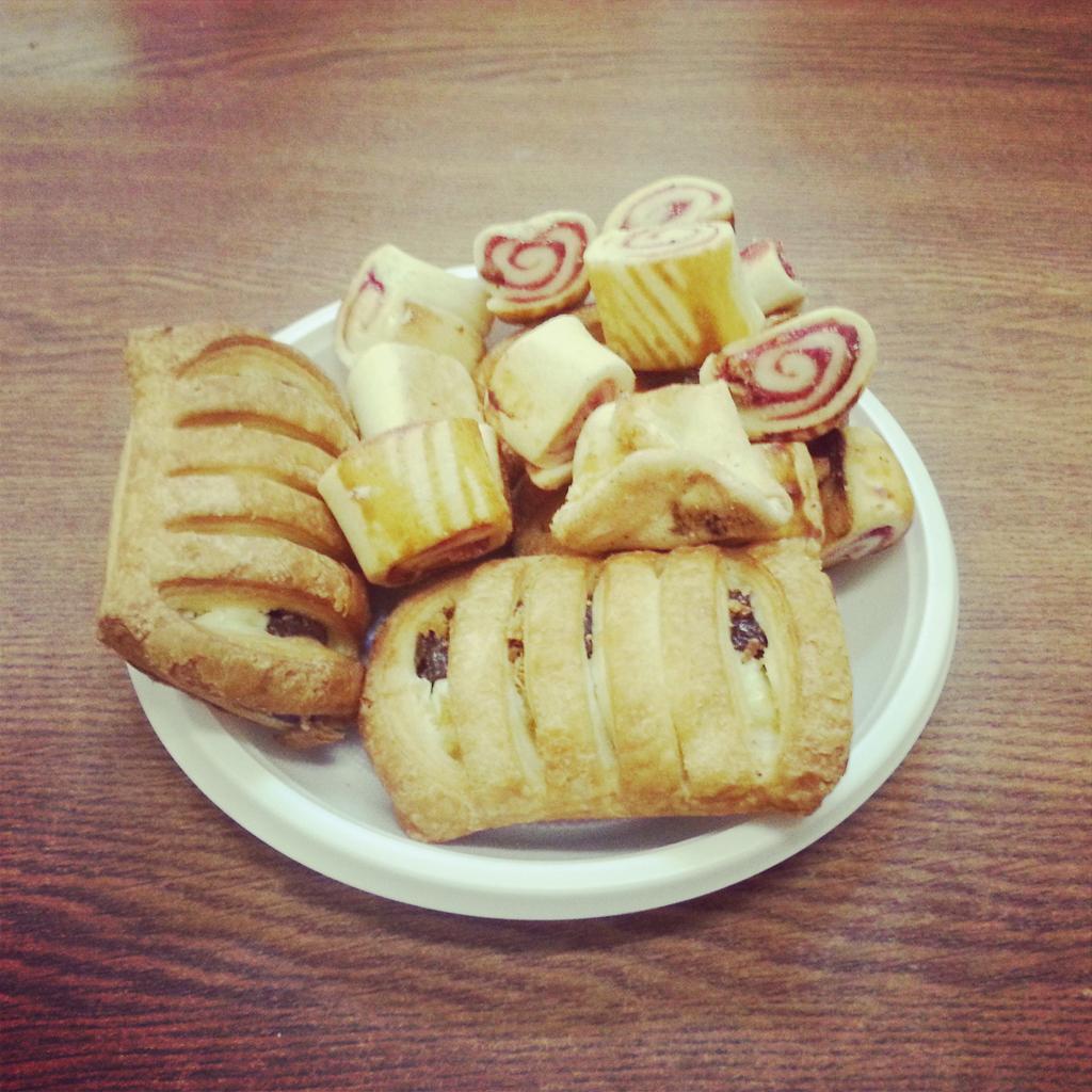 UFADevCom's tweet photo. А расклад по печенью на сегодняшний апрельский #ufadevcom таков http://t.co/S9eXpzOzVo