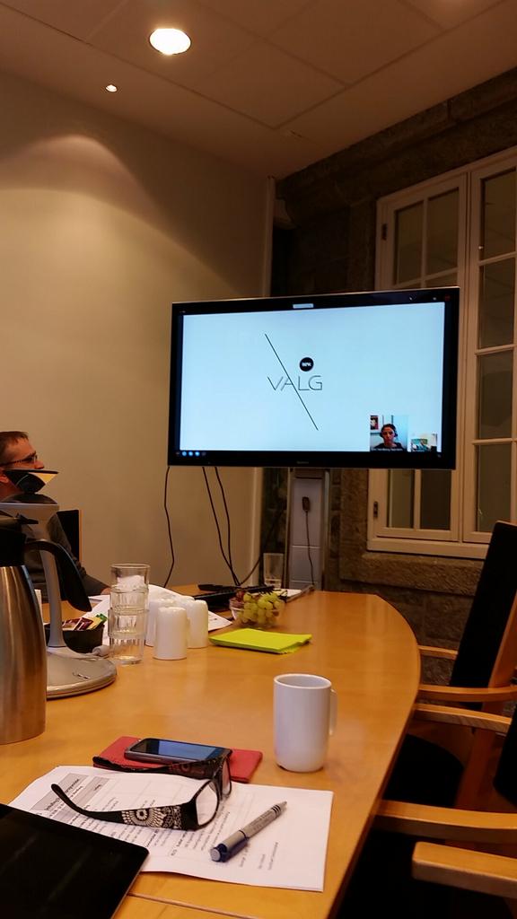 LeifChrAnd's tweet image. Møte i distriktsprogramrådet  i @NRKRogaland nå orientering fra @LinnSkarstein om #nrkvalg #valg2015 #spennande