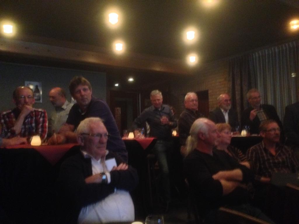willemgradisen's tweet photo. Geslaagde avond @OVMook met leuke quiz en gelegenheid voor informele contacten.Complimenten voor de goede bijeenkomst http://t.co/aV4ZAqqxHt