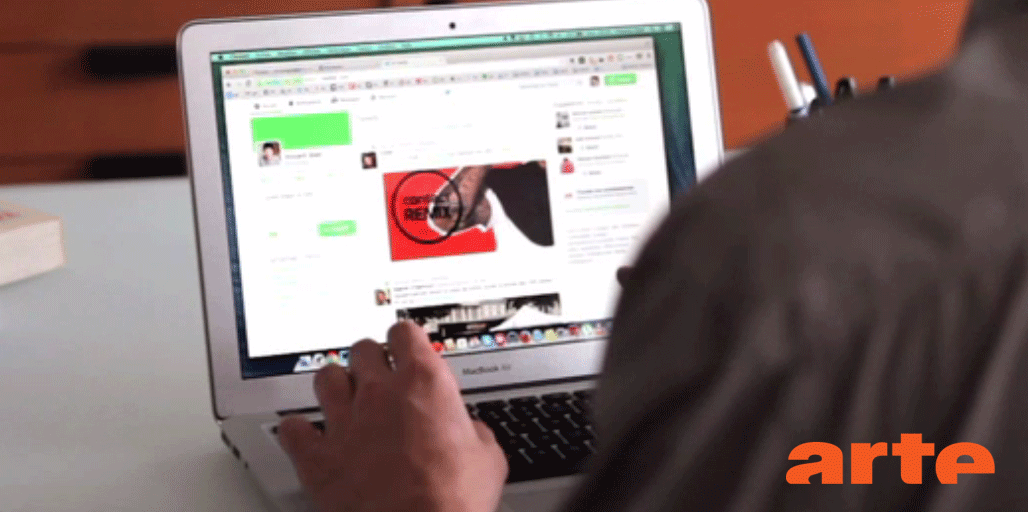 ARTEfr's tweet image. Pas de pitié pour les rituels du matin : &quot;L&apos;ordi ou la vie (privée)&quot; ? arte.tv/donottrack  #DoNotTrack