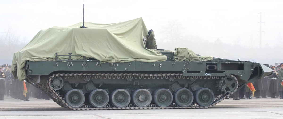 المدرعه الروسيه الجديده T-15  CDQispuWgAAmENg