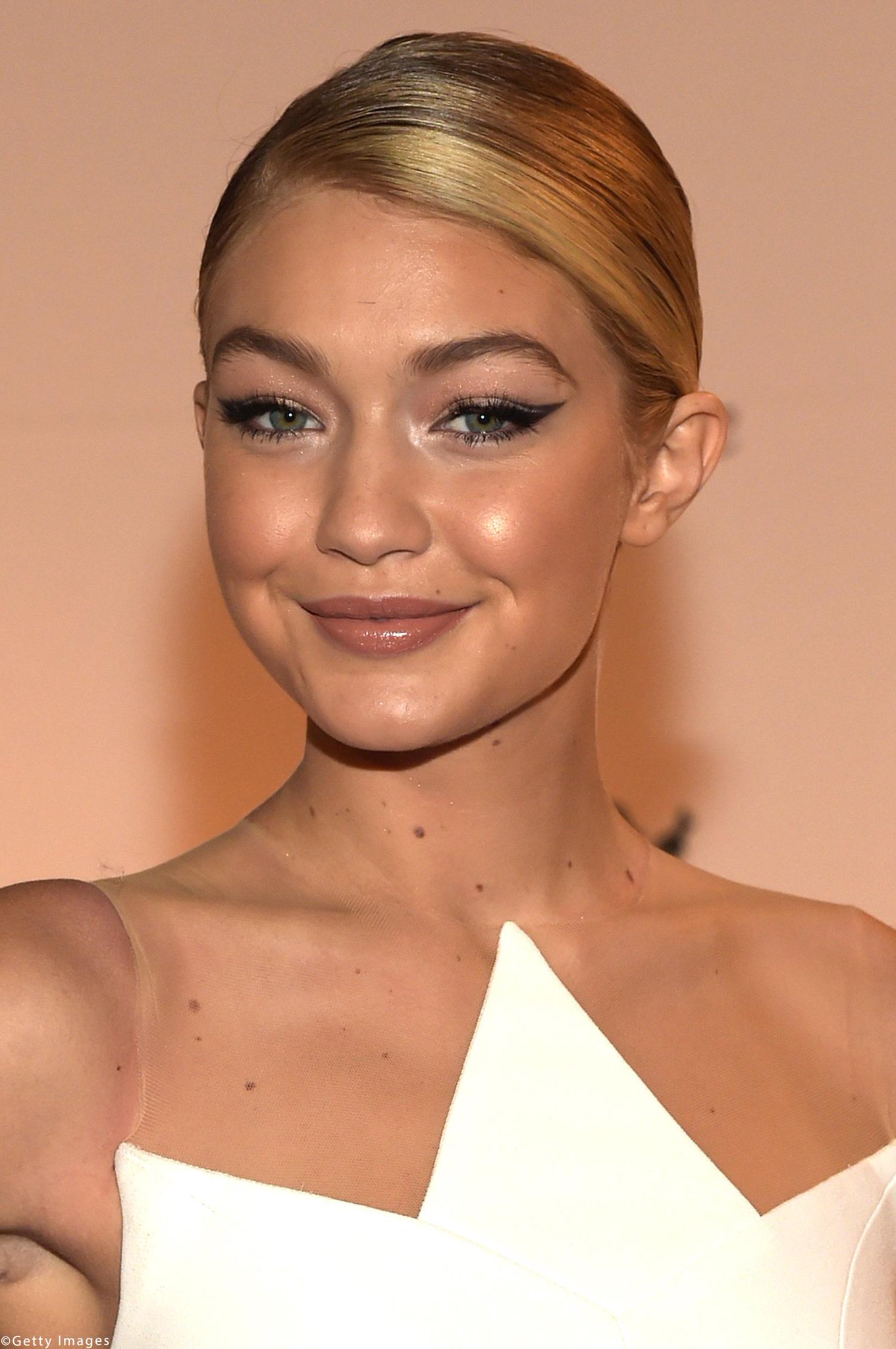 Happy 20th birthday to mega babe Gigi Hadid  