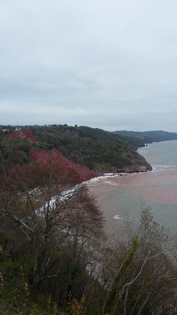 A bit rough at oddicombe this morning! #torbay #devon <a href="/EnglishRiviera/">English Riviera</a> <a href="/BabbBayBID/">Babbacombe Bay BID</a> <a href="/BabbCliffRail/">Babb Cliff Railway</a>