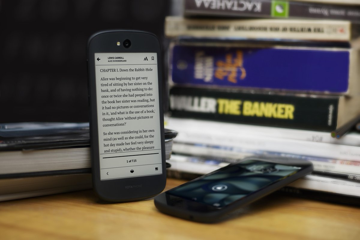 #TBT: Book vs. ebook - How do you read? By using a book or an ebook reader? Let us know!