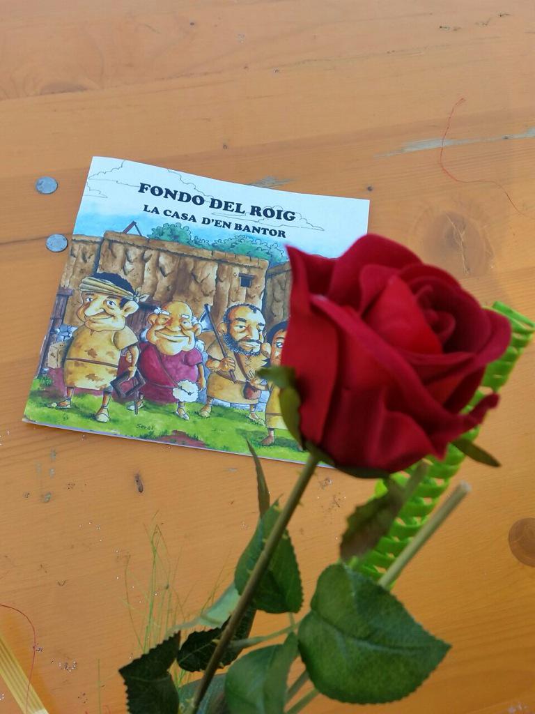 Ajuntamentcunit's tweet image. Bona diada de Sant Jordi! Roses i llibres per tot #cunit