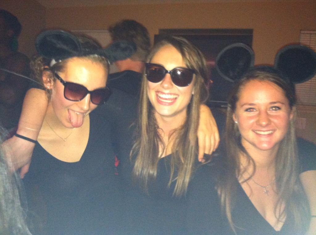 #tbt to crazy nights an these girls cause in a week I'll be seeing you all!❤️ @ktskolrood @AbbyManeman <a href="/hilzbombilz/">Hilz</a>