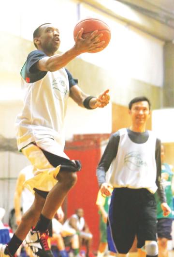 sonjakill's tweet photo. A big thanks to all who participated in the #hoopsforhope event #fundraising for our hospital! http://t.co/2pGYbfQbpM http://t.co/uwkzaHK67e
