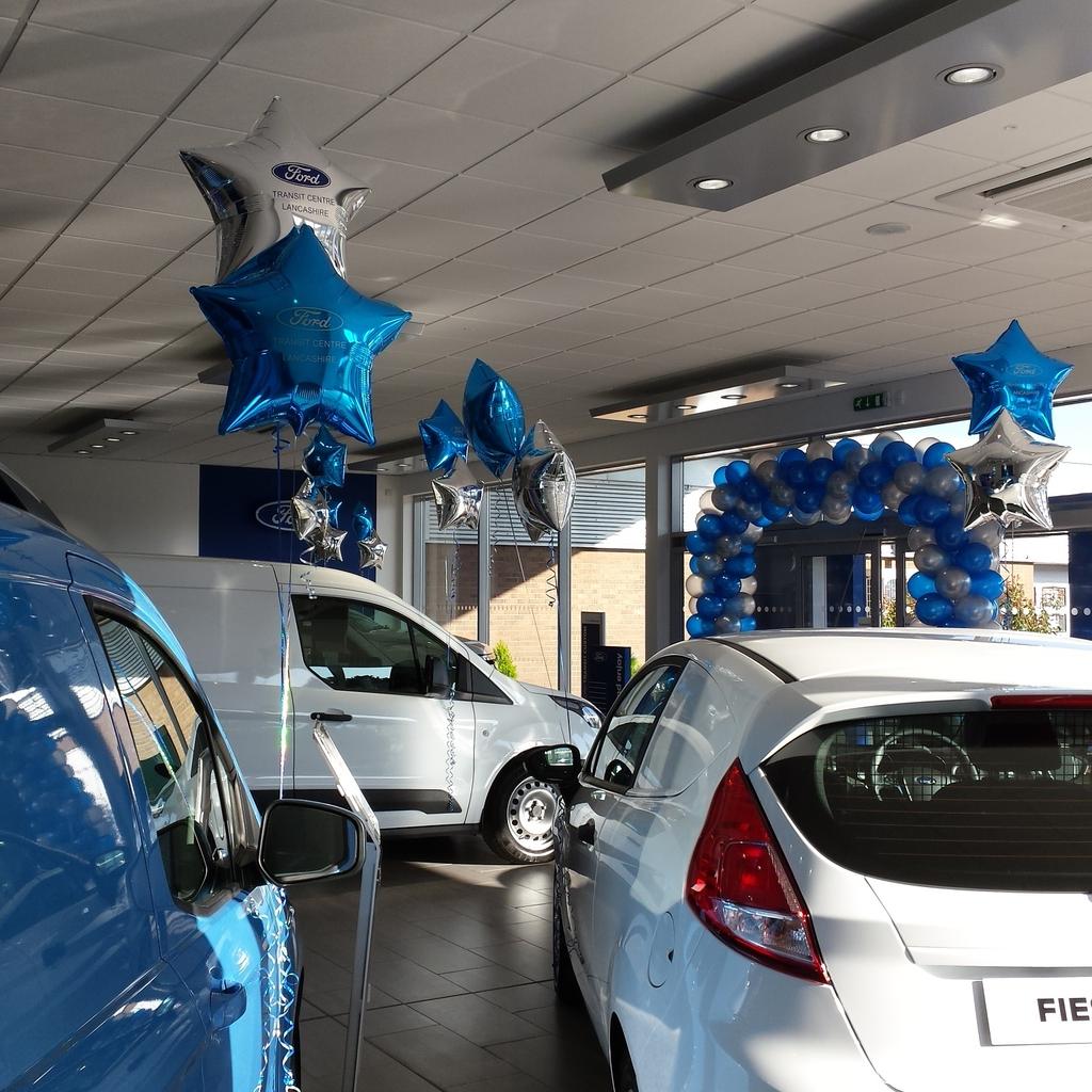 PinkTreeParties's tweet photo. Our printed logo balloons #corporatedecor #Promotions @forduk @EvansHalshawPR @evanshalshawuk #newvanshowroom http://t.co/4GTI5BfZQd