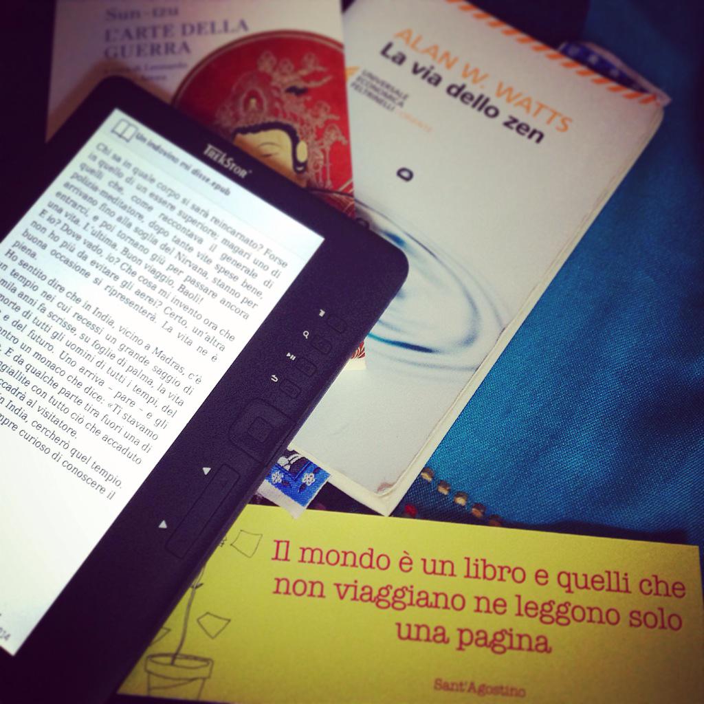 ManuelaPezzella's tweet photo. #ioleggo..perché sono curiosa della vita, perché è una dolce evasione, perché amo viaggiare anche con la mente.. http://t.co/n7OTwgk7nq