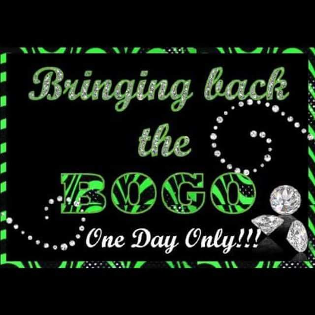GPamnmarty90's tweet photo. #BOGO is back!!! Only have till midnight tonight #booming #bringit2015 let's lose some pant sizes who is ready :) http://t.co/HXIdq4kg8V