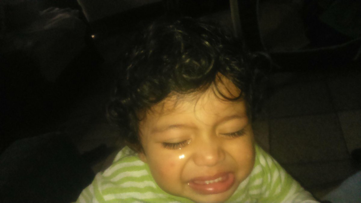 Byvi81's tweet photo. @slmshou. No se burlen de memillo a mi hermanito también le amarraban sus piernitas http://t.co/gmRXoeJjTM