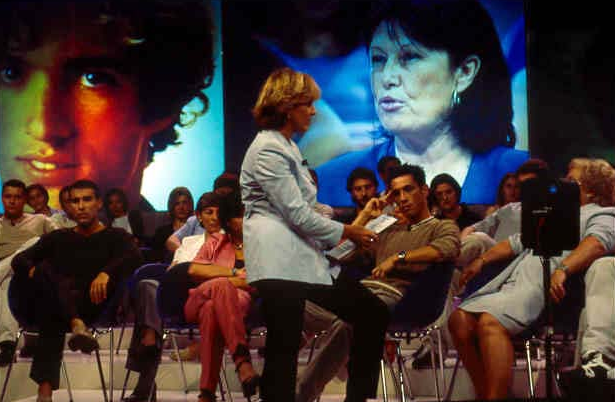 ghoficial's tweet photo. Tal día como hoy, hace 15 años, comenzaba #GranHermano. ¡Y parece que fue ayer! http://t.co/0BLRpKv6Hb