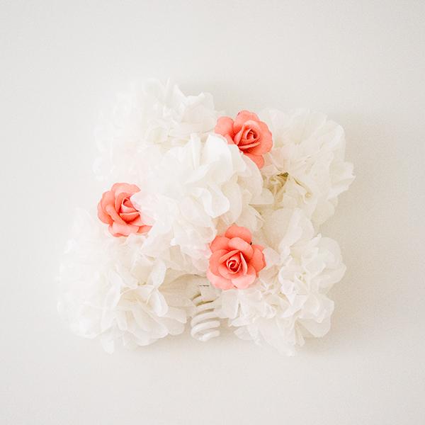 blancadelrio's tweet photo. Cómo hacer flores en relieve con papel de seda, en @elle_es > Play!
http://t.co/eSQFxLrZRE #bcooltv http://t.co/6E0eWtZ5Uk