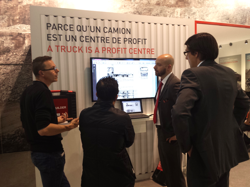 RenaultTrucksCo's tweet photo. Aujourd'hui, nous recevons #ForezBennes, #BennesJocquin, #KHKipper, #Marrel et #BennesVincent ! #renaulttruckslive http://t.co/agElSu9EJq
