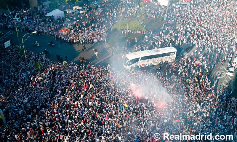 realmadrid's tweet photo. ¡GRACIAS AFICIÓN! #JuntosAPorLaUndecima http://t.co/ITt6Kg8RRz