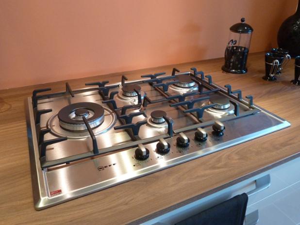 LyndenDesign's tweet photo. In our showroom we have fully-working #Neff hobs on display, including this 5-burner model with a wok burner http://t.co/2CJqnxegze