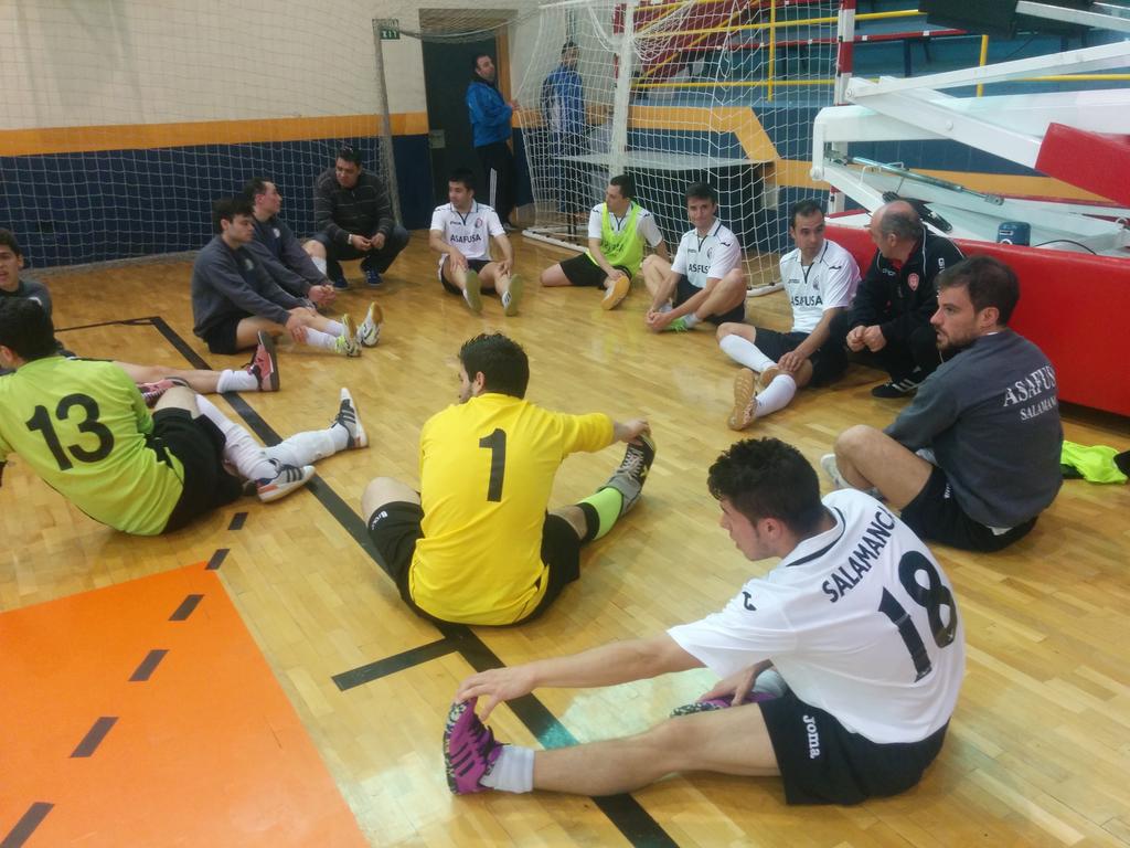 Asafusa's tweet photo. Asafusa llegó a la Final dla Copa CYL @ANFSala al ganar a @zamorafutsal, jugará cntra el ganador d @futsalva y Burgos http://t.co/hCpZ55UizQ