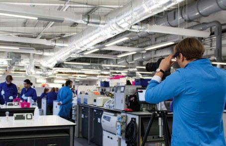 UnifiedTheoryUX's tweet photo. Glimpse behind scenes filming cutting-edge virtual tour for @NTUSciTech @TrentUni Page #19/20 http://t.co/C80PcqFVad http://t.co/qV9Qy1Lotr