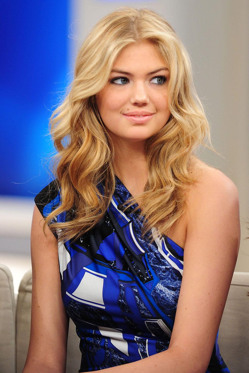 BritishVogue's tweet photo. "It's an invasion of my privacy." Read what Kate Upton had to say on the photo hacking scandal http://t.co/XlIlV5iKlm http://t.co/5bkKyRqpPb